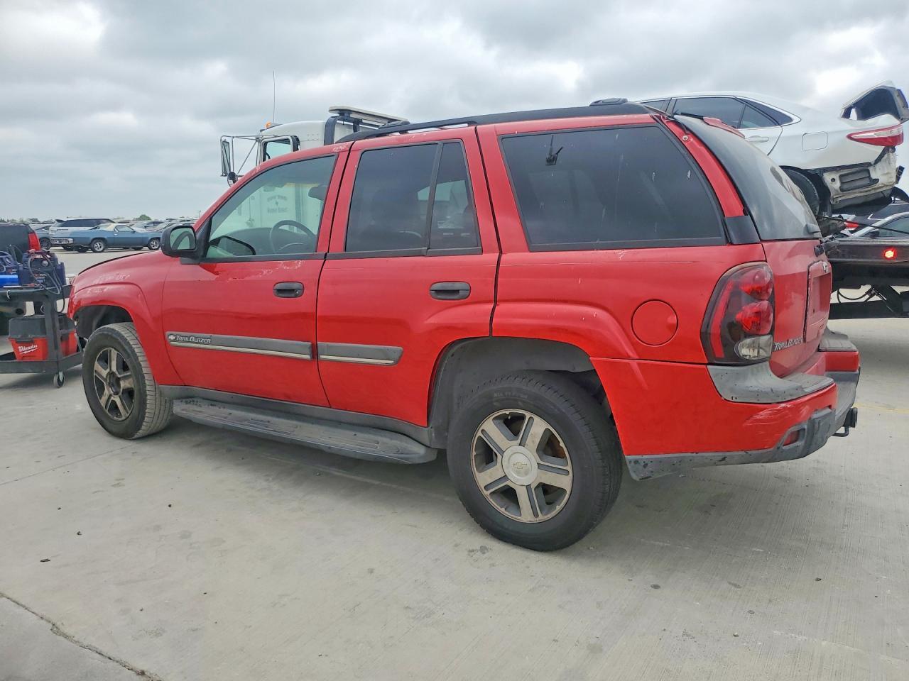 2002 Chevrolet Trailblazer - Image 2