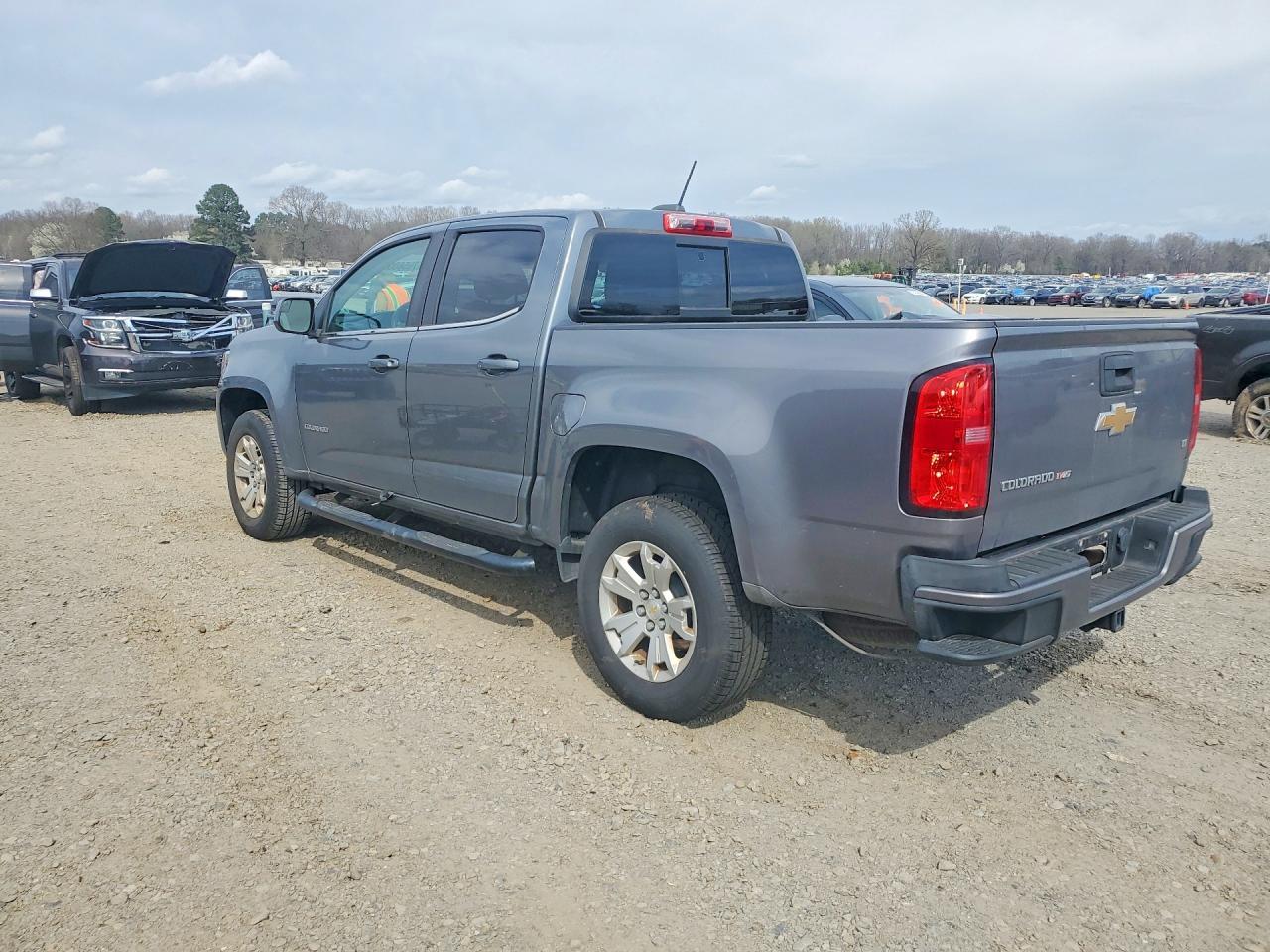 2019 Chevrolet Colorado Lt - Фото 2