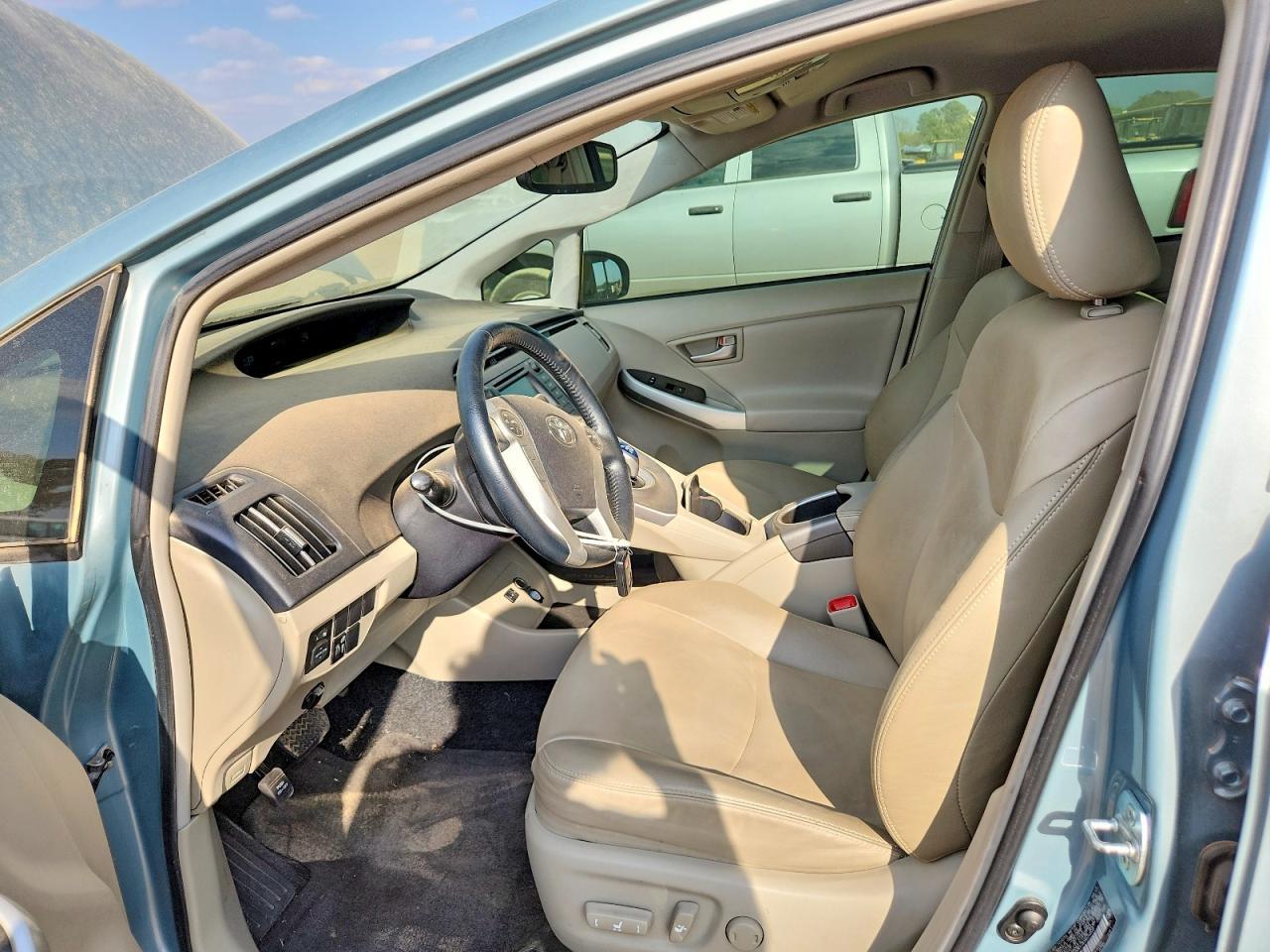 2013 Toyota Prius Four - Фото 7