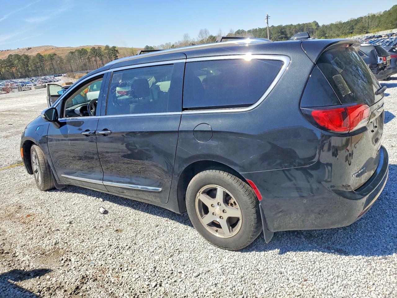 2018 Chrysler Pacifica Hybrid Limited - Фото 2