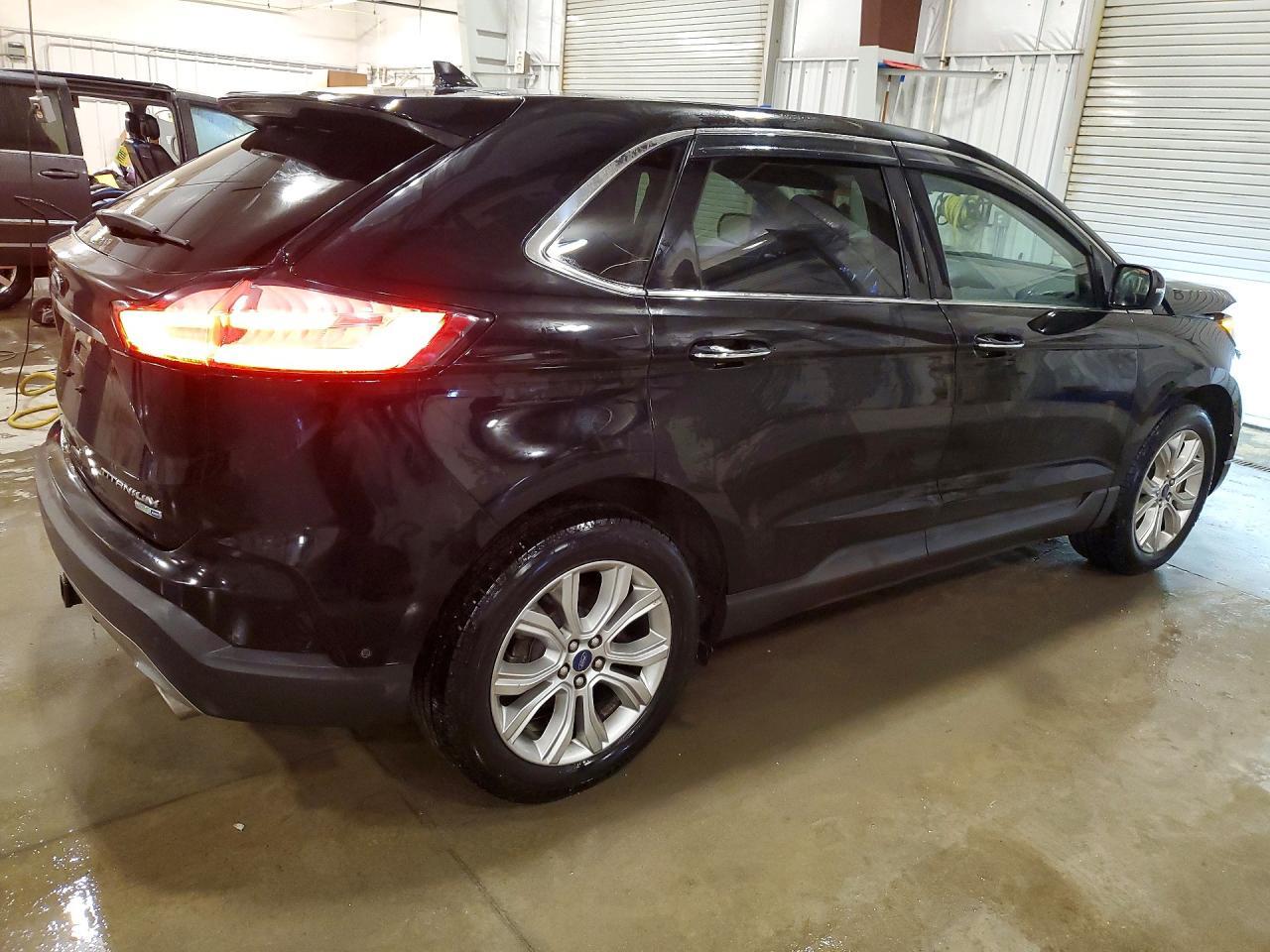 2019 Ford Edge Titanium - Фото 3