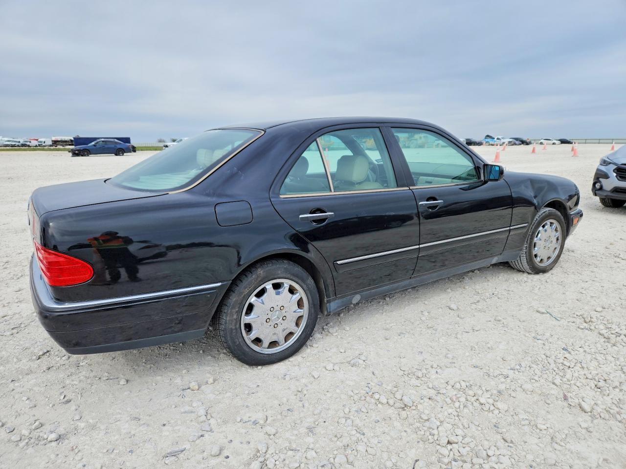 1998 Mercedes Benz E - Фото 3