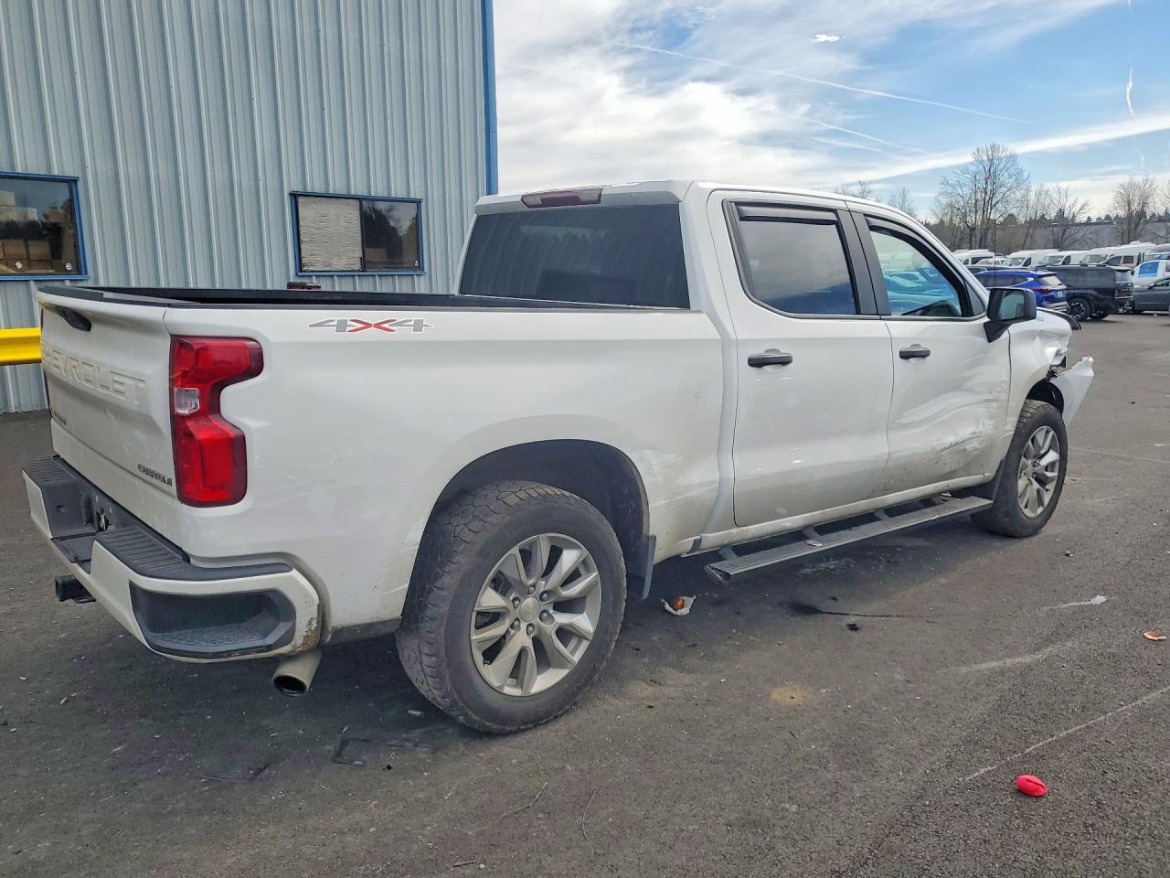 2020 Chevrolet Silverado K1500 Custom - Фото 3