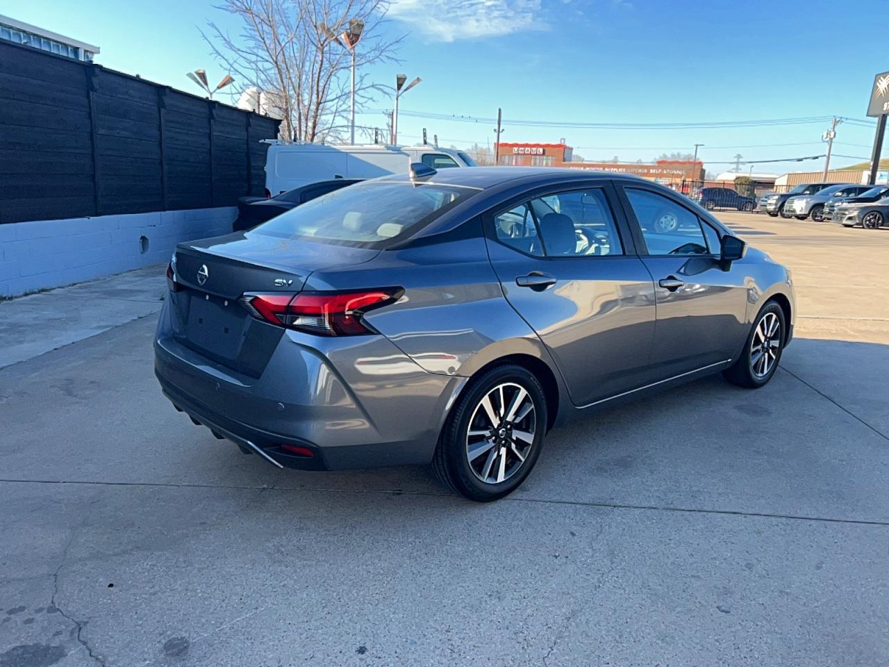 2020 Nissan Versa Sv - Фото 4