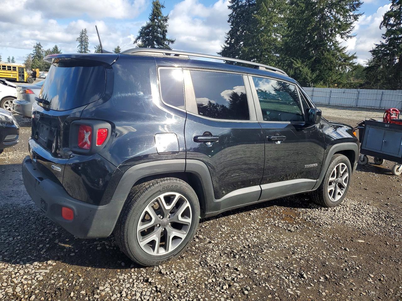 2018 Jeep Renegade - Image 3