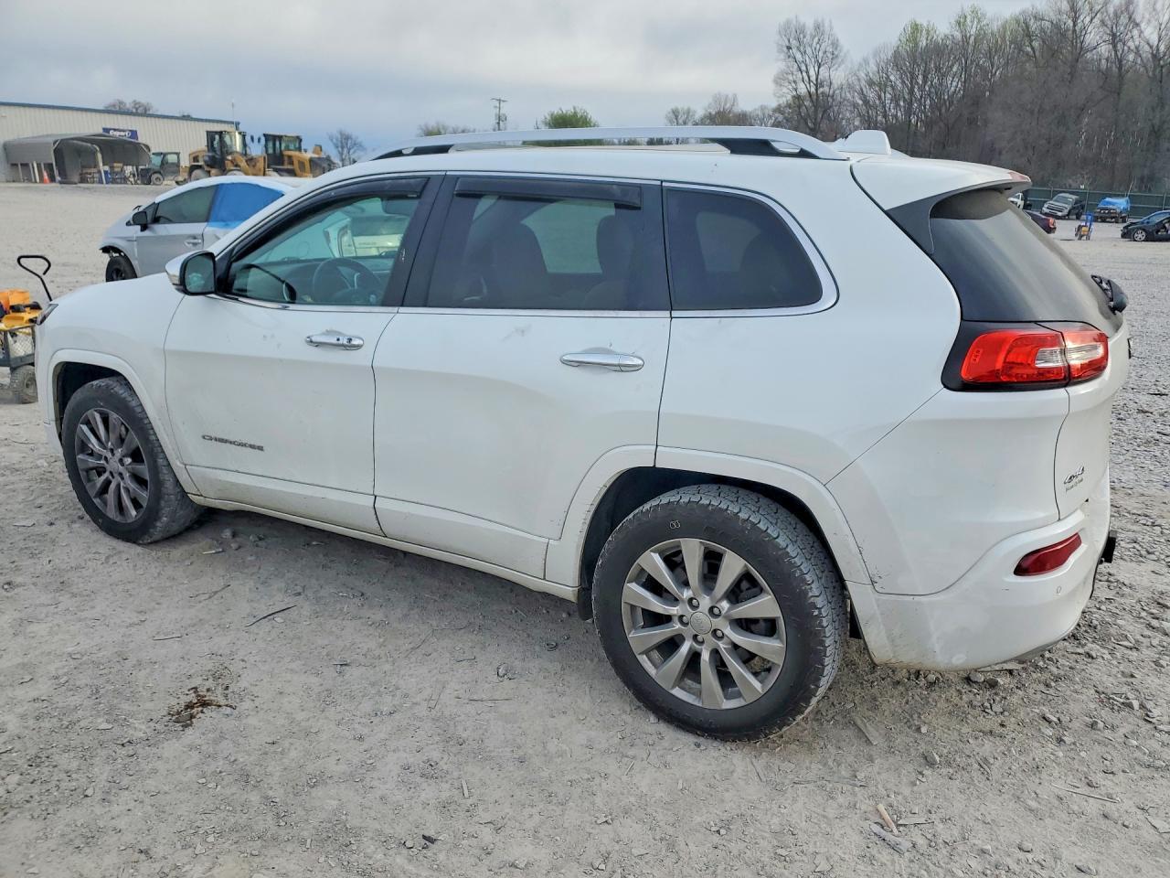 2017 Jeep Cherokee Overland - Фото 2