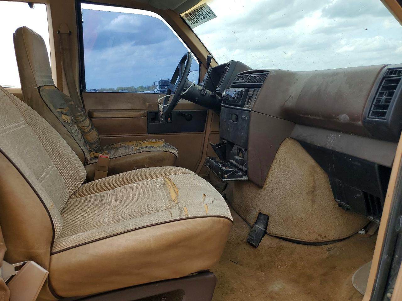 1987 Chevrolet Astro - Фото 7