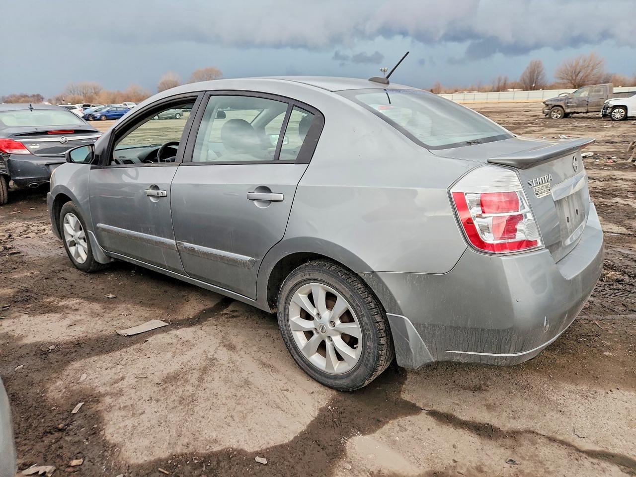 2012 Nissan Sentra 2.0 - Фото 2