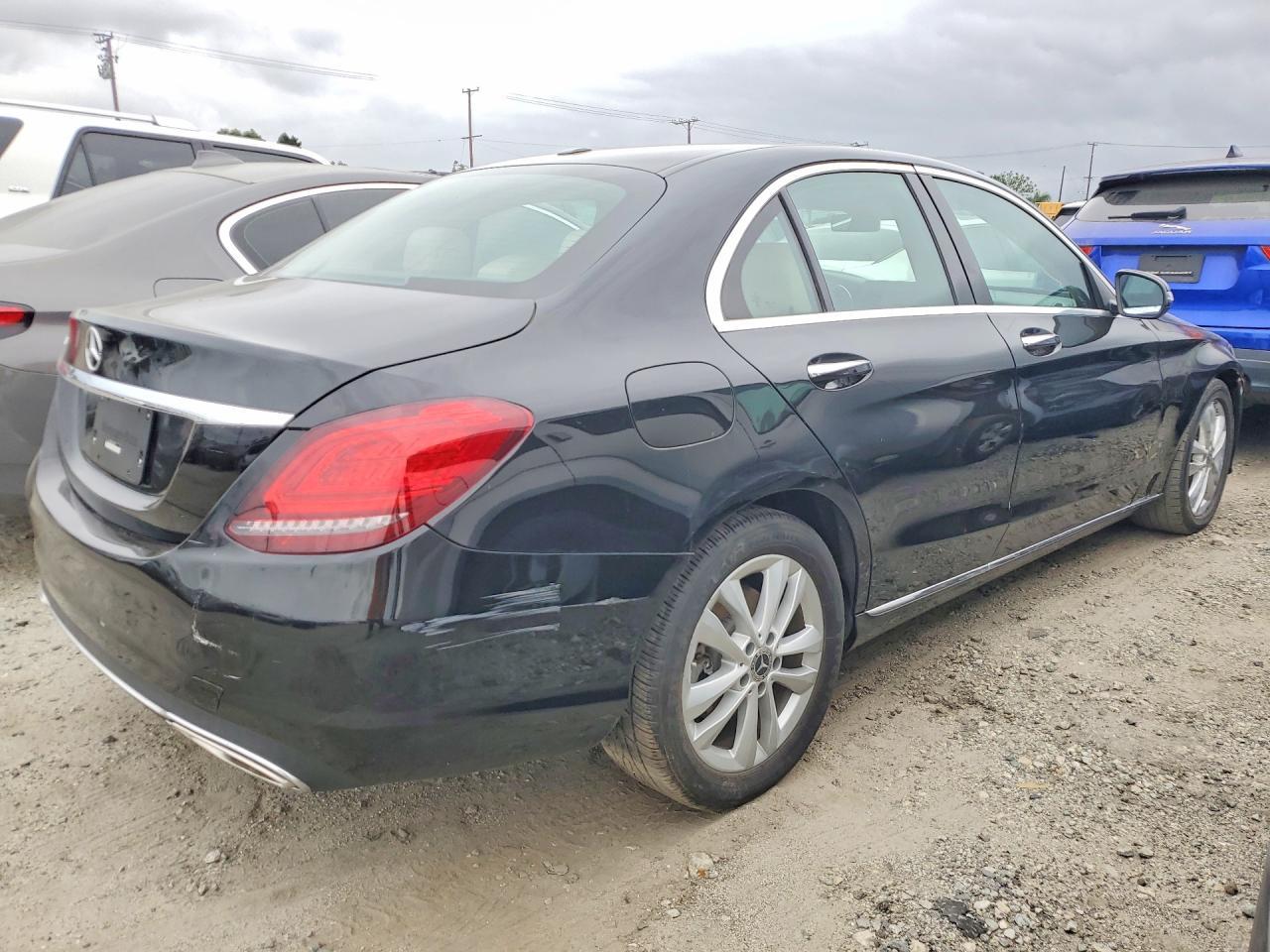 2020 Mercedes-Benz C 300 - Фото 3