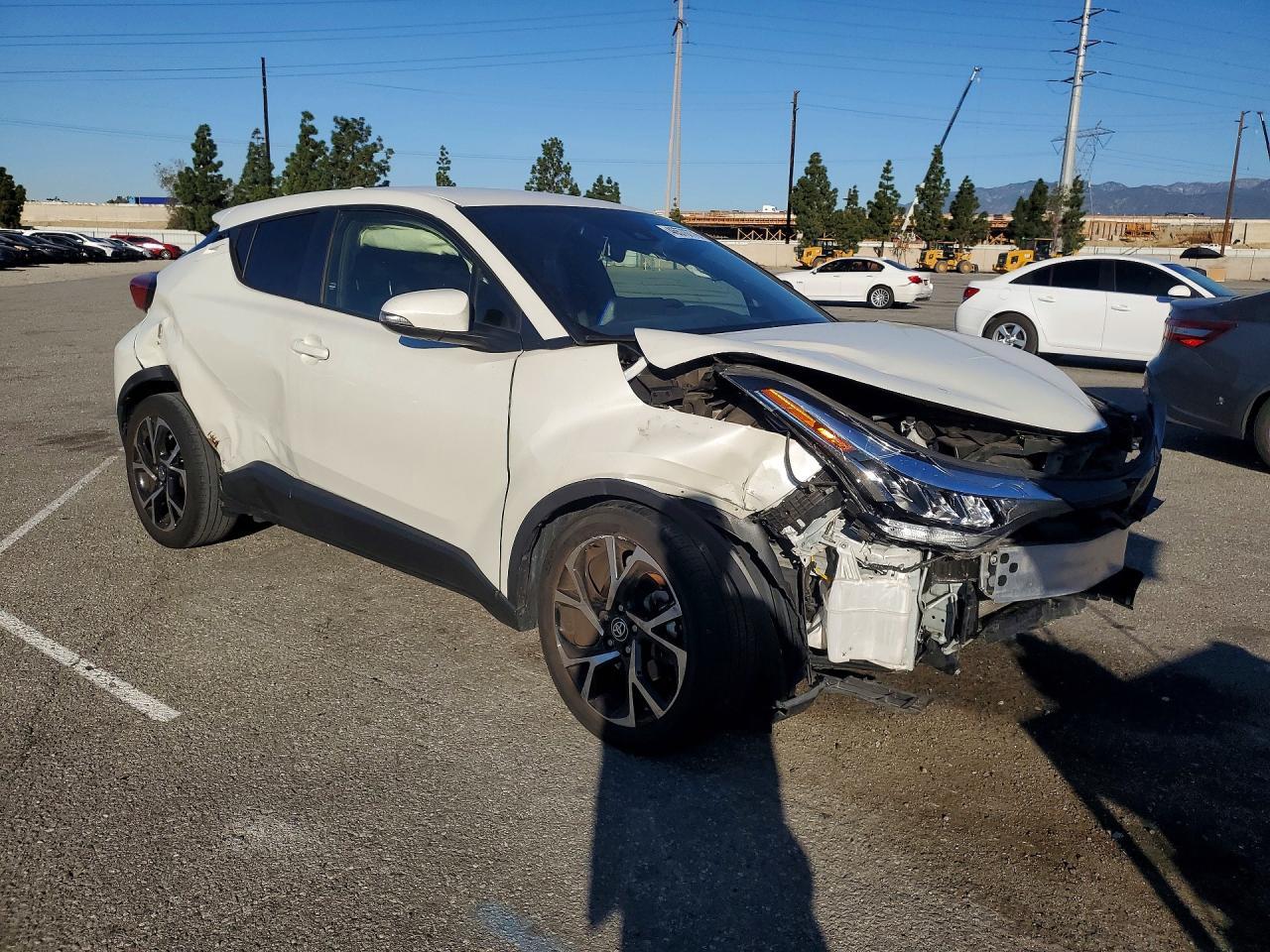 2021 Toyota C-Hr Xle - Фото 4