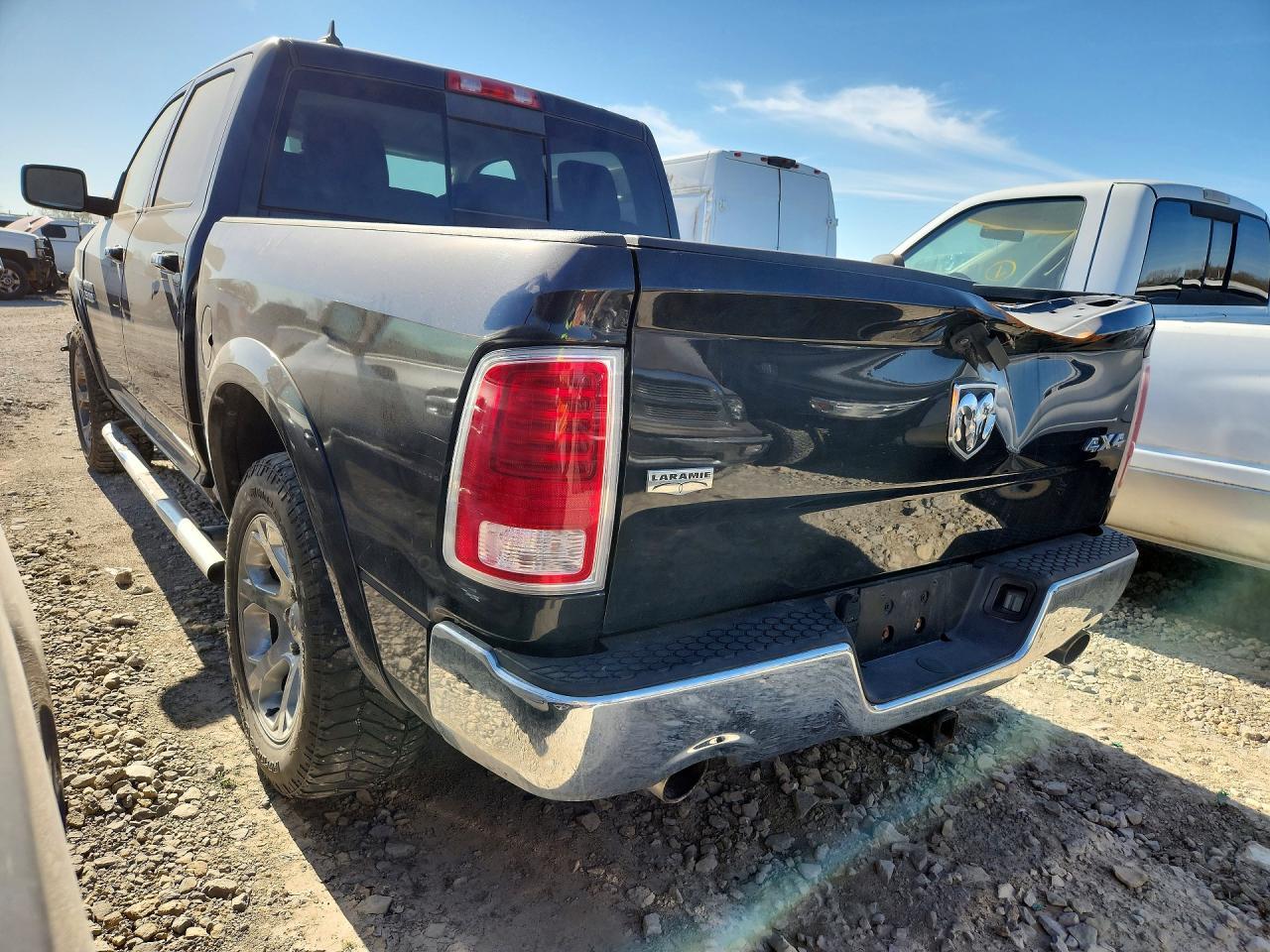 2015 Ram 1500 Laramie - Фото 2