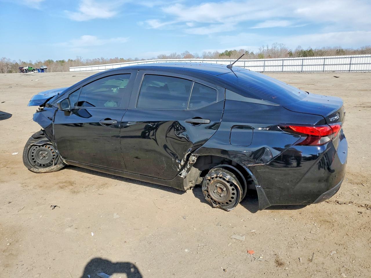 2021 Nissan Versa S - Image 2
