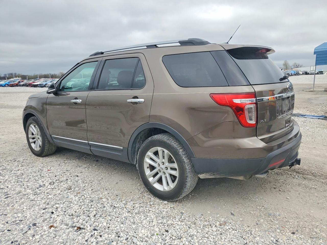 2015 Ford Explorer Xlt - Image 2