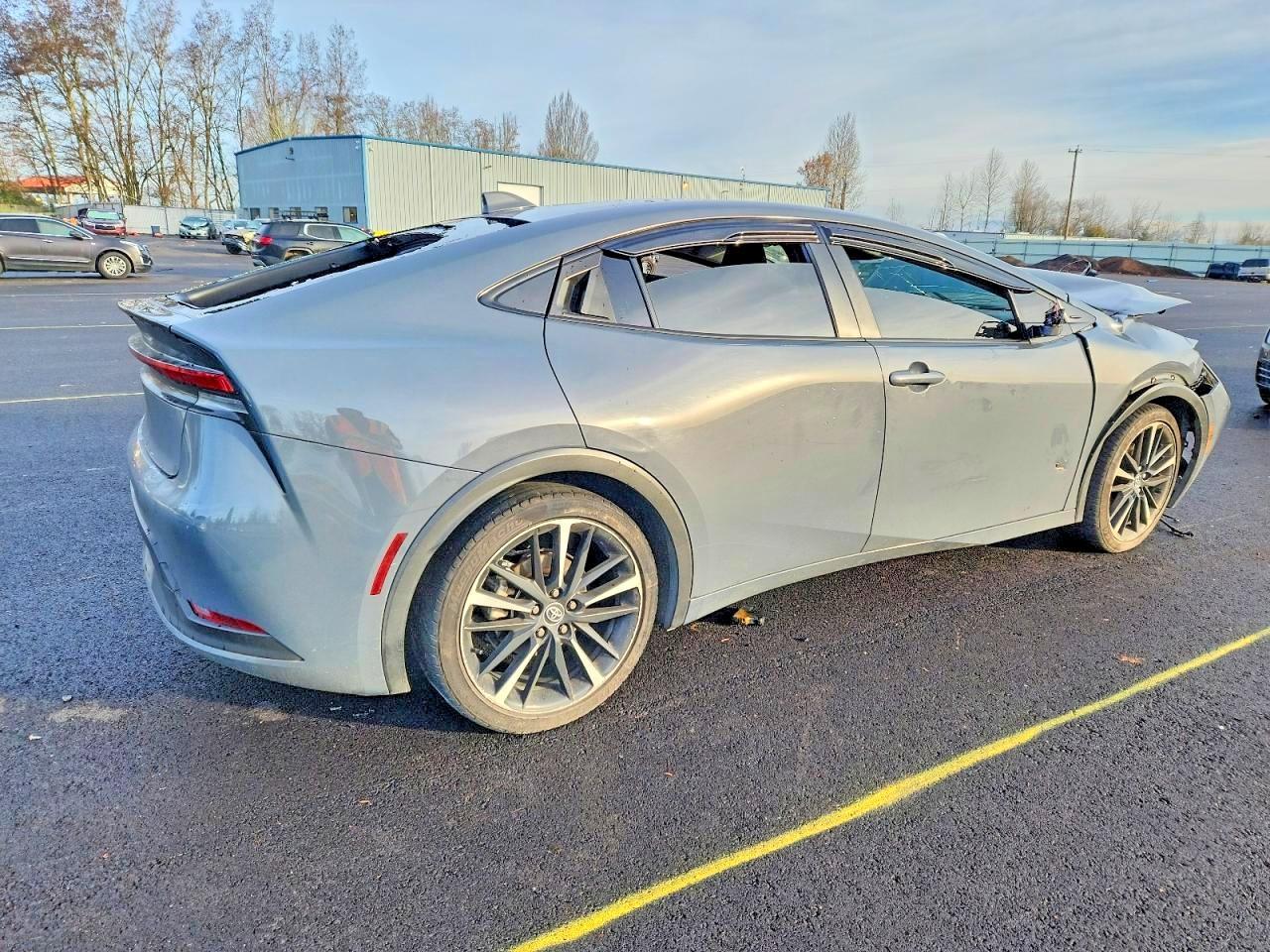 2023 Toyota Prius Le - Image 3