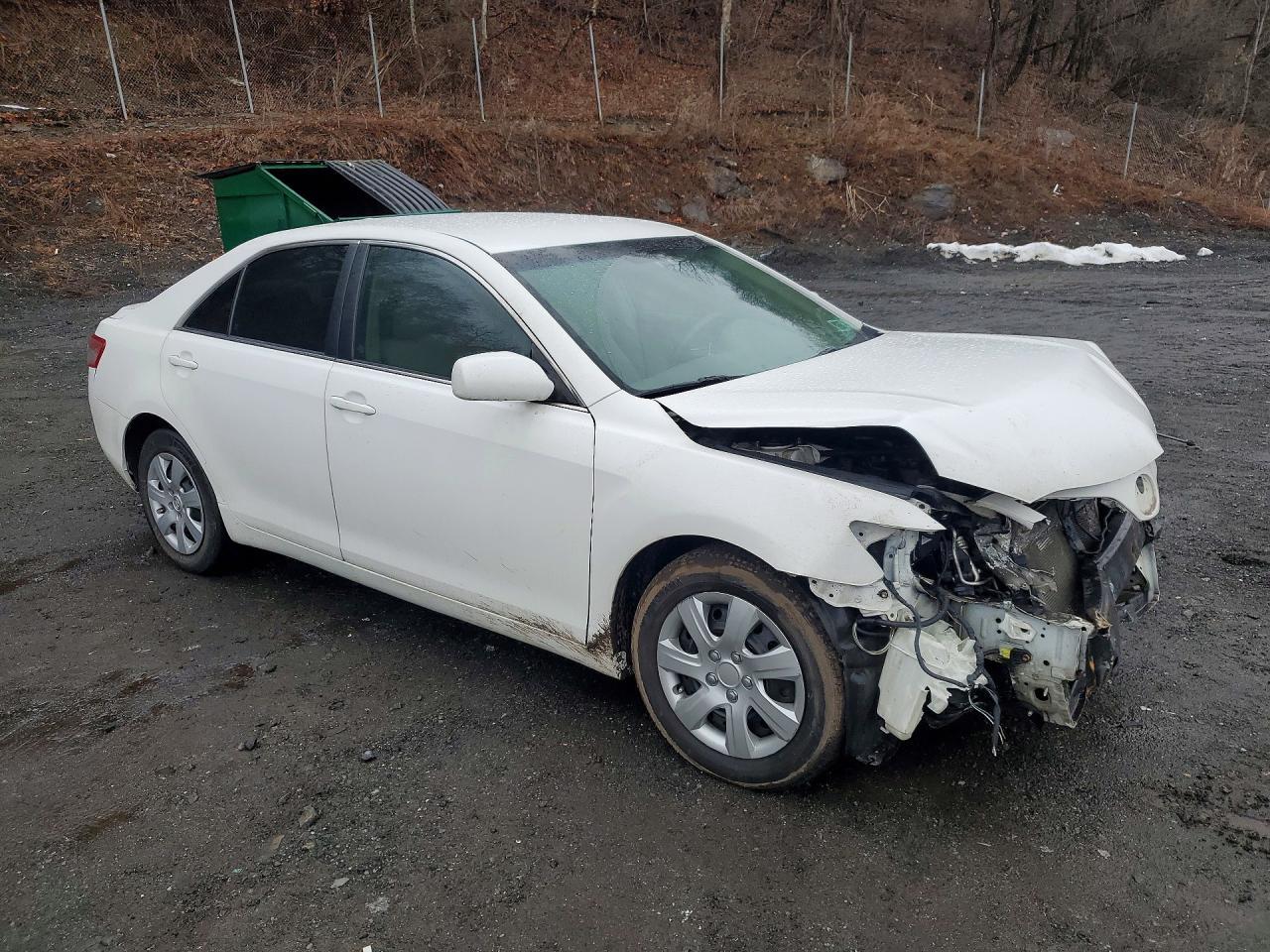 2011 Toyota Camry Le - Image 4