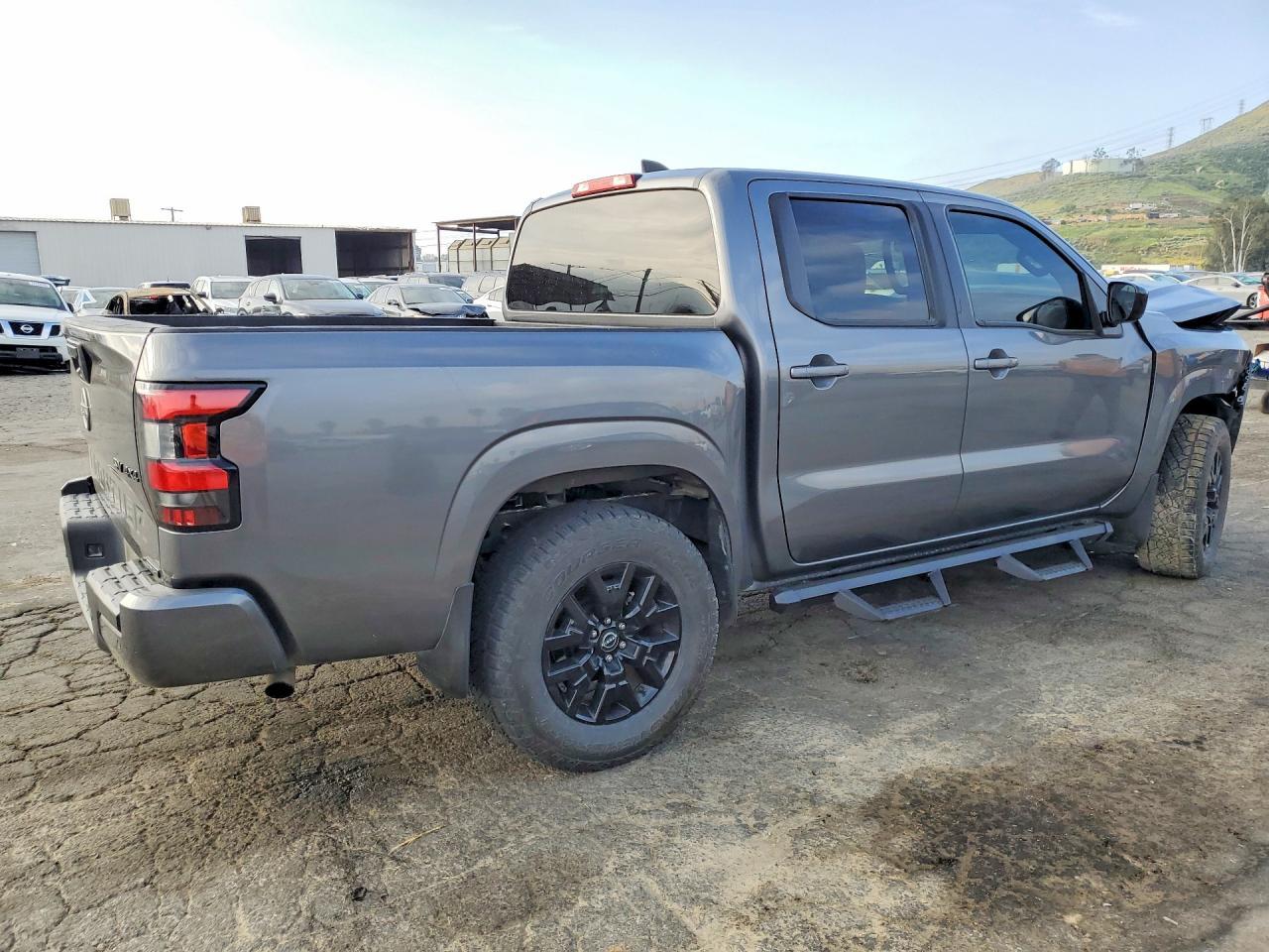 2023 Nissan Frontier Sv - Image 3