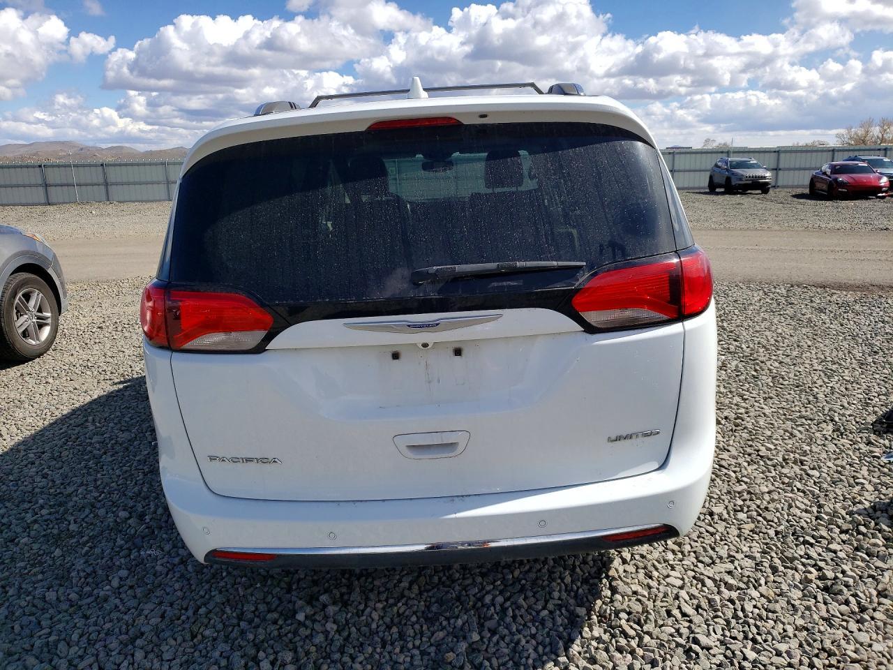 2020 Chrysler Pacifica Limited - Фото 6