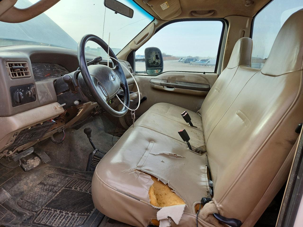2004 Ford F550 Super Duty - Image 7