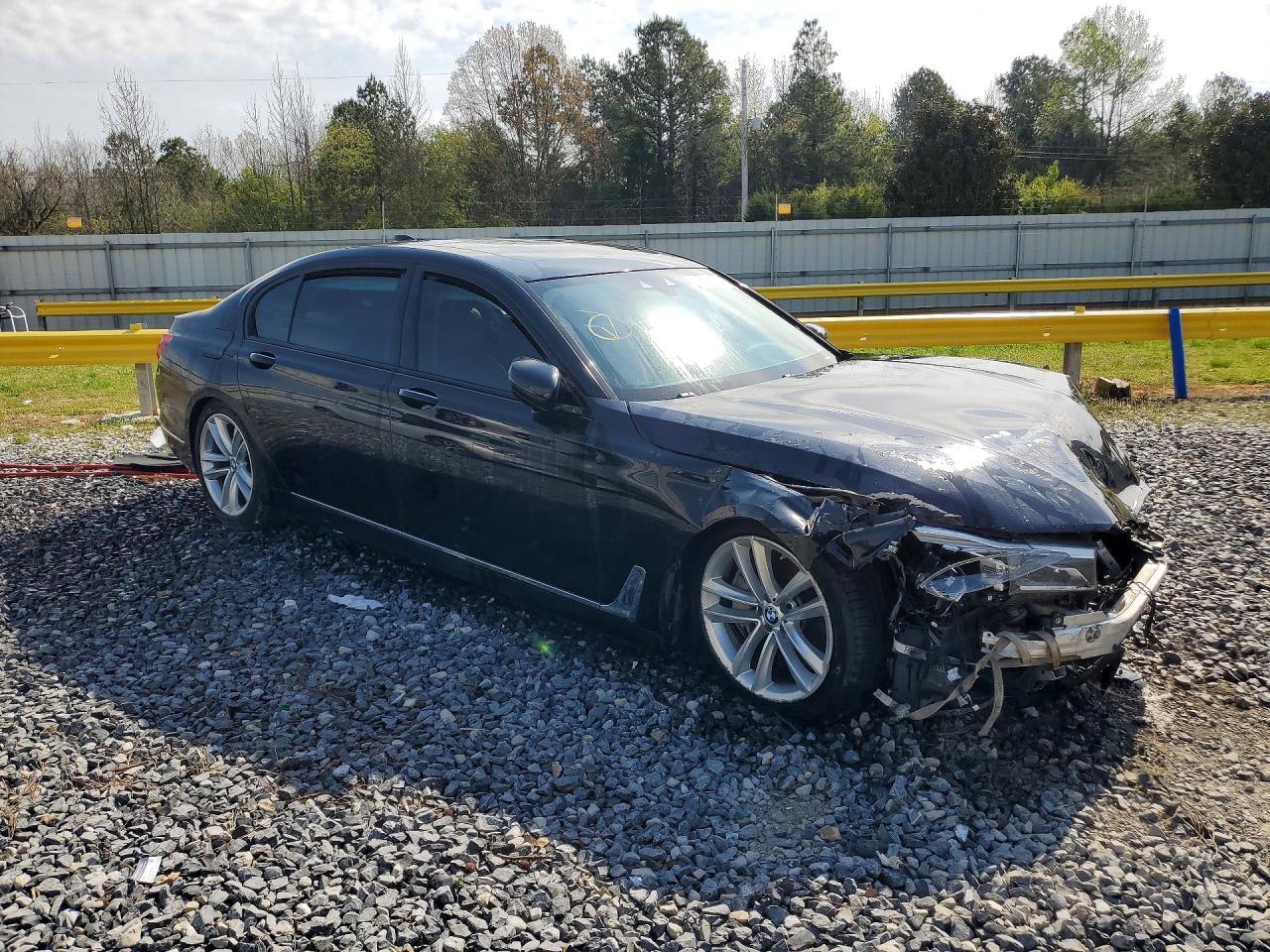 2018 BMW 750 Xi - Фото 4