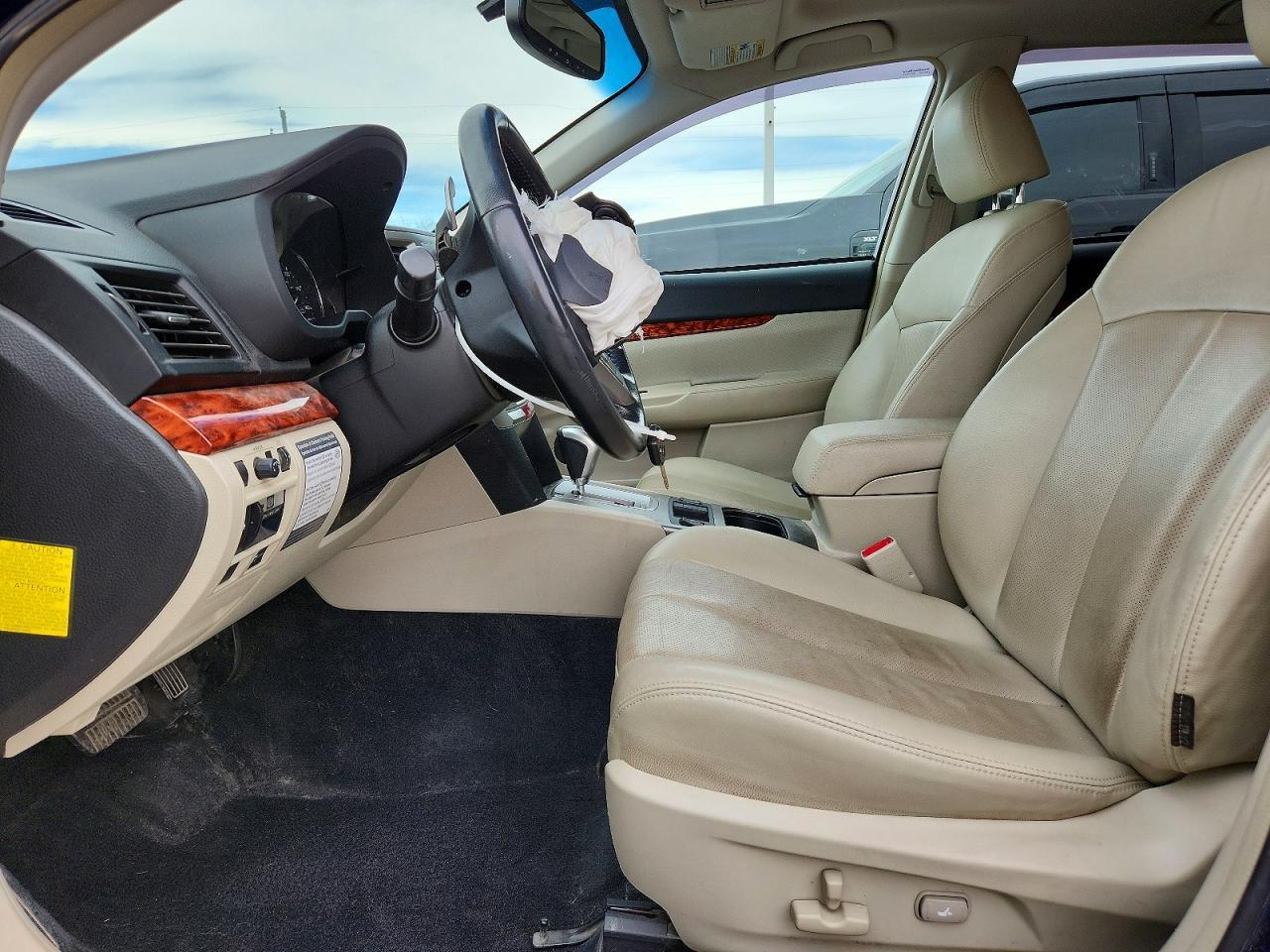 2011 Subaru Outback 2.5I Limited - Image 7