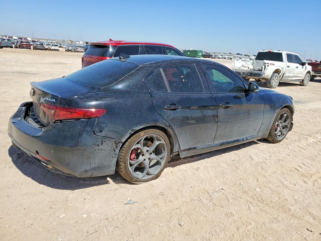 2019 Alfa Romeo Giulia Ti - Фото 3
