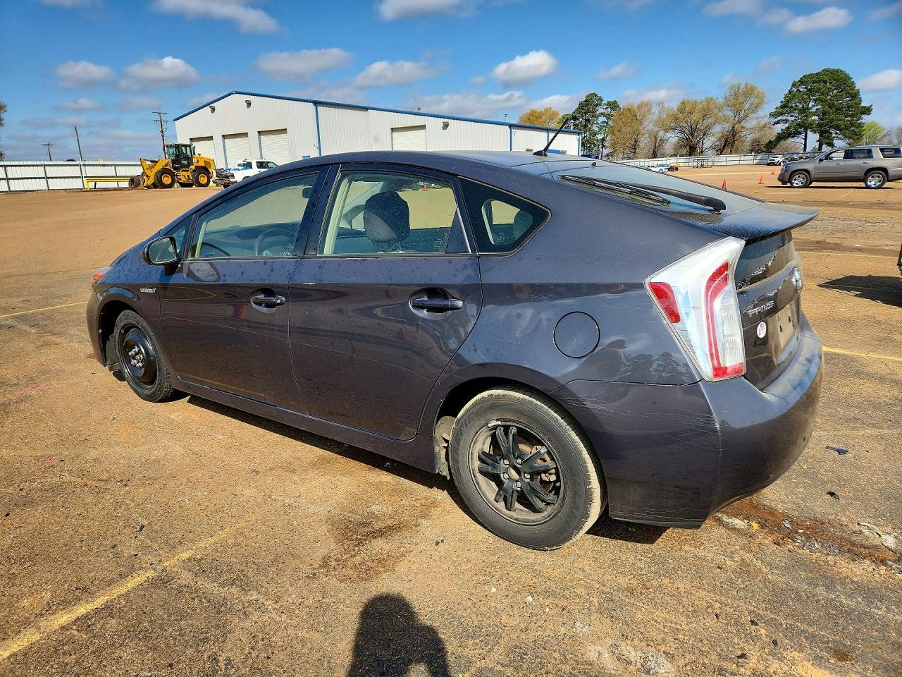 2015 Toyota Prius Two - Фото 2
