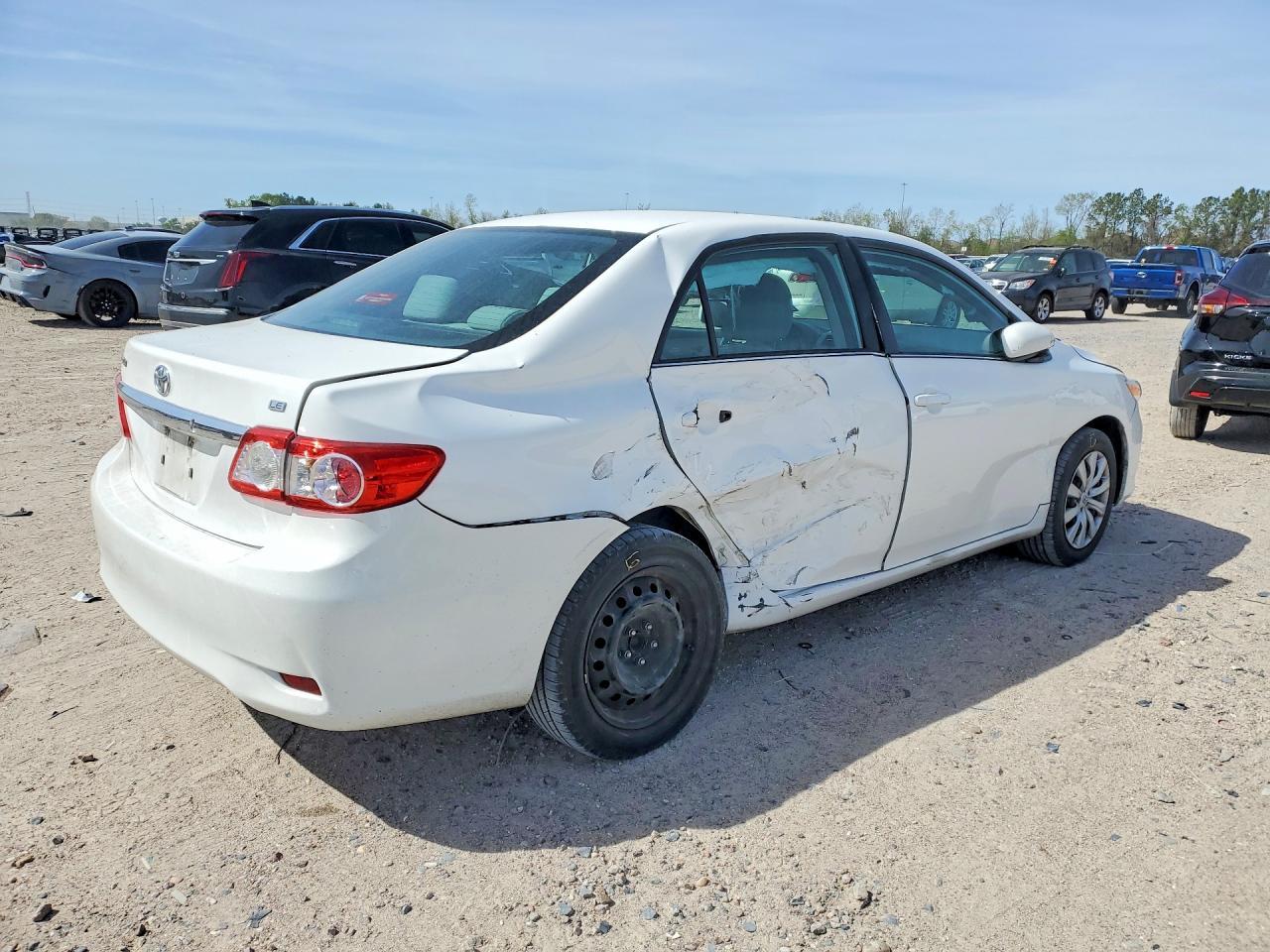 2013 Toyota Corolla Le - Image 3