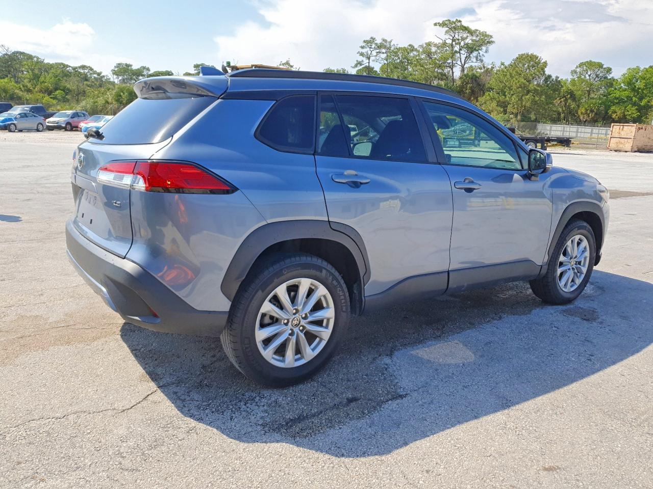 2023 Toyota Corolla Cross Le - Image 3