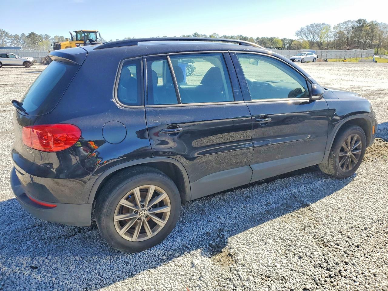 2018 Volkswagen Tiguan Limited - Фото 3