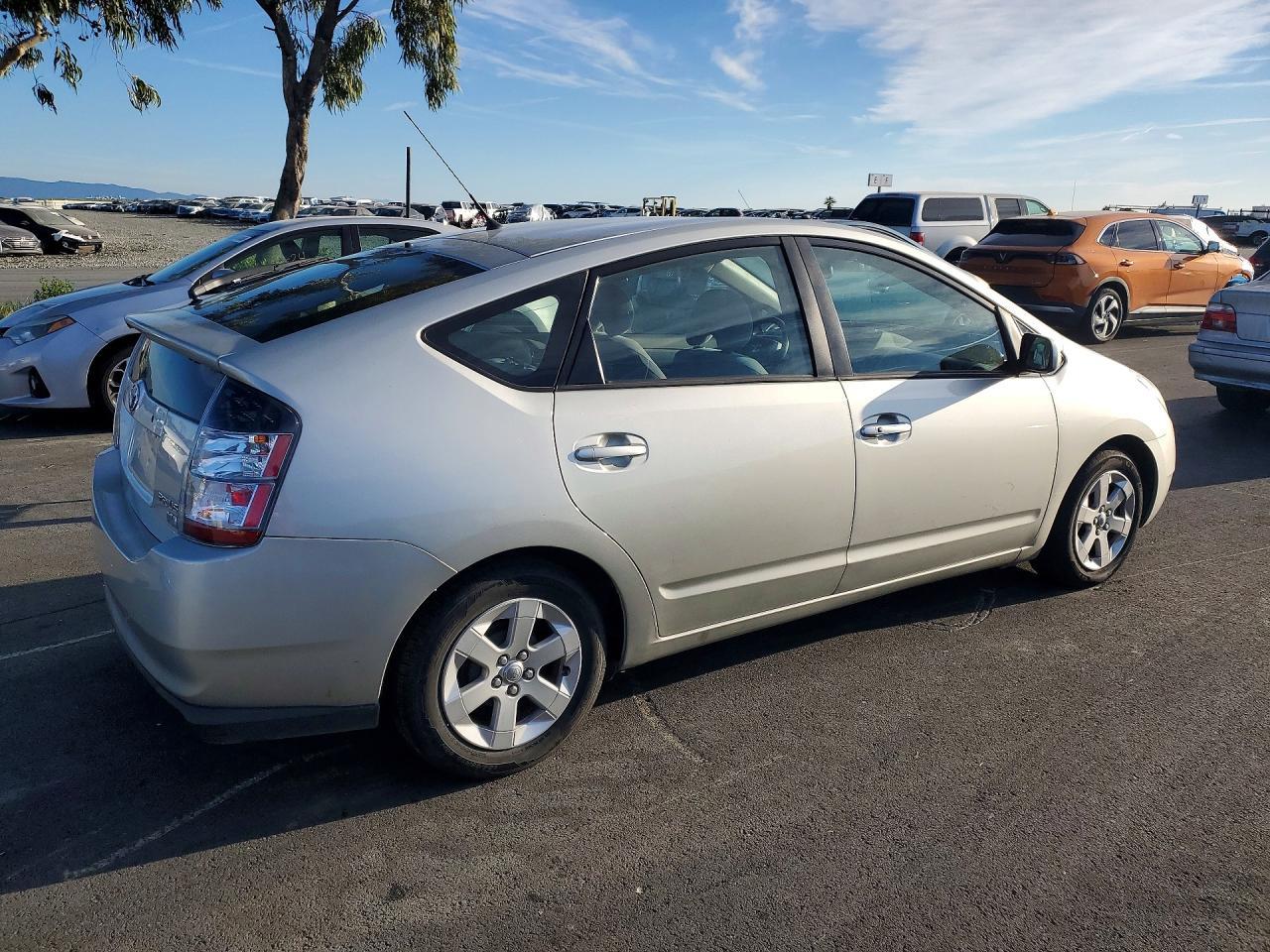 2004 Toyota Prius Base - Фото 3