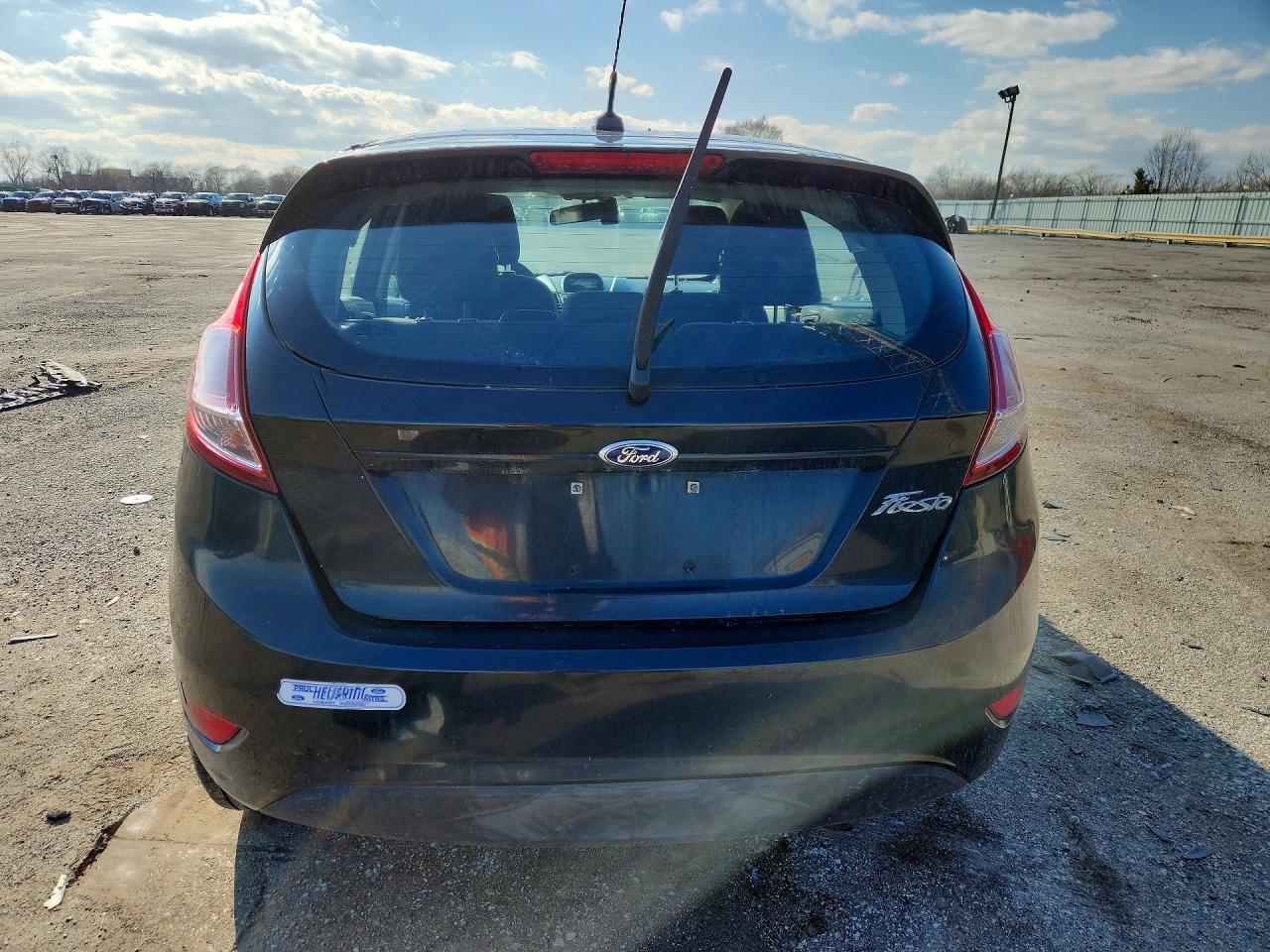 2015 Ford Fiesta S - Фото 6