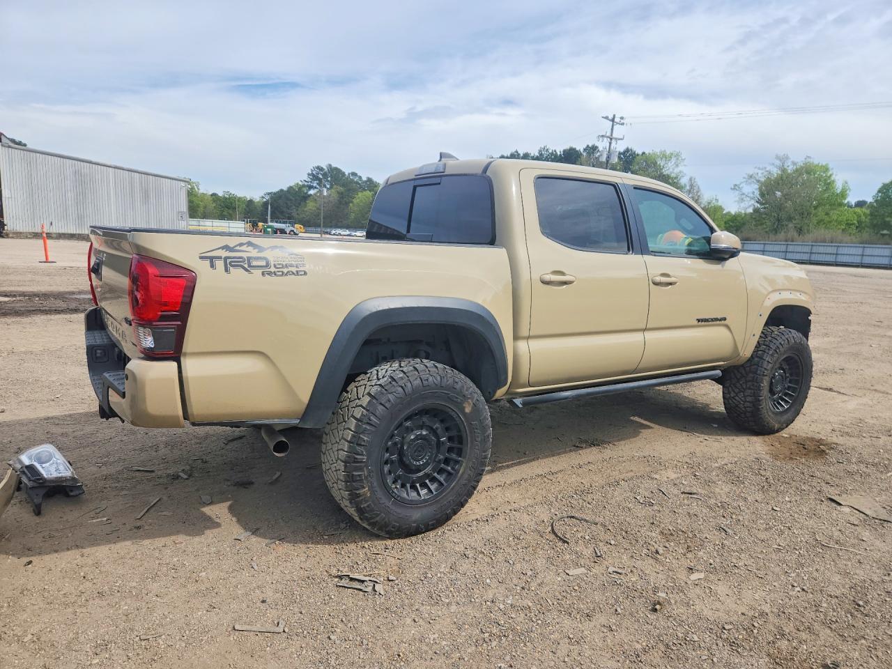 2018 Toyota Tacoma Sr V6 - Image 3