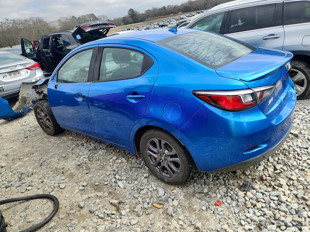 2019 Toyota Yaris Le - Фото 2