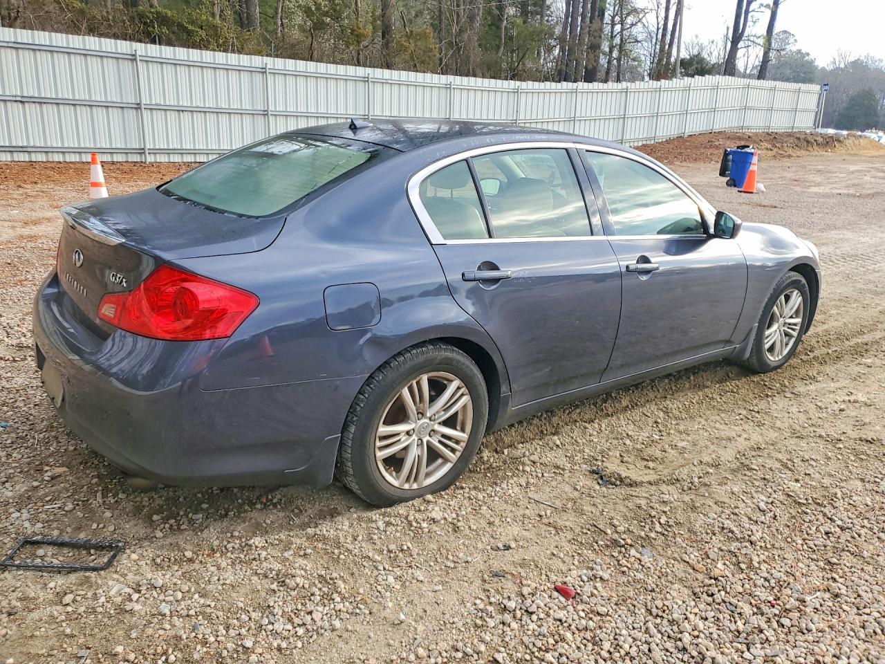 2011 Infiniti G37 Sedan X - Фото 3