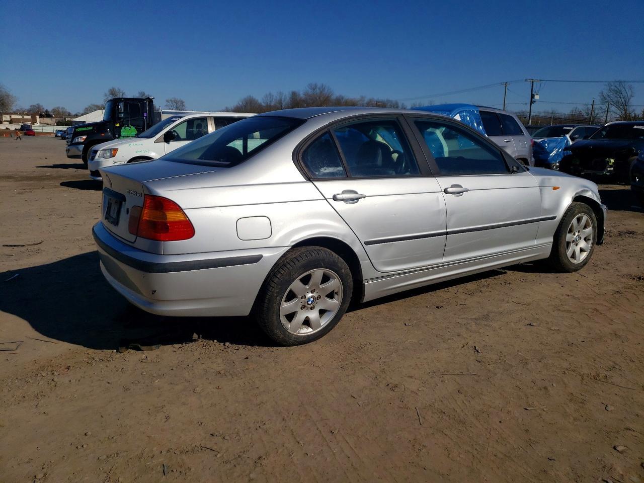 2002 BMW 325 Xi - Image 3