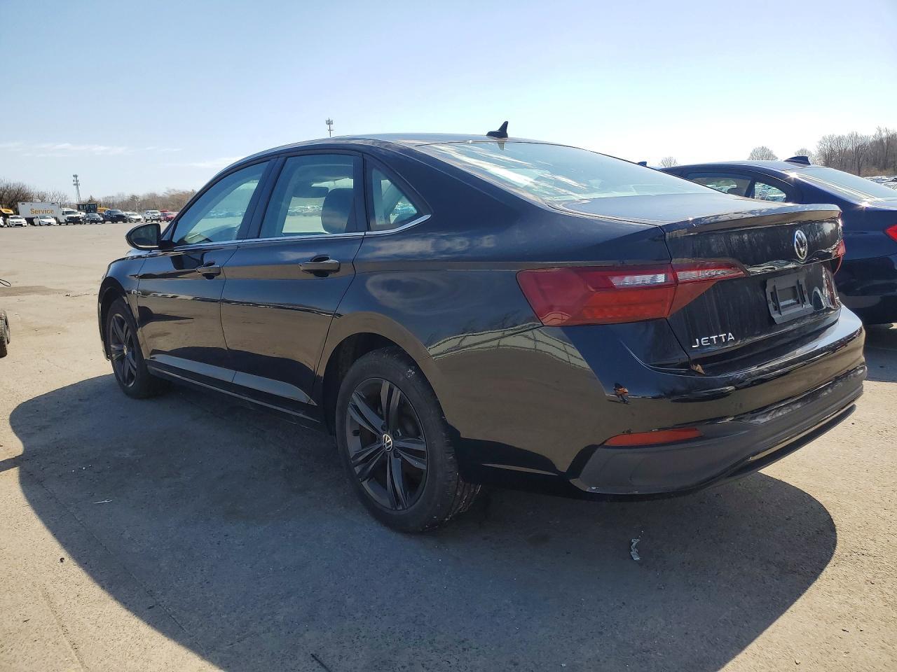 2022 Volkswagen Jetta Se - Фото 2