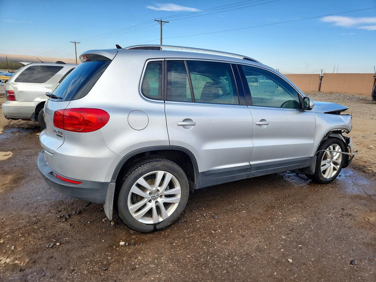 2013 Volkswagen Tiguan S - Image 3