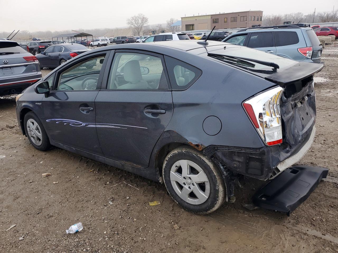 2010 Toyota Prius Iii - Фото 2