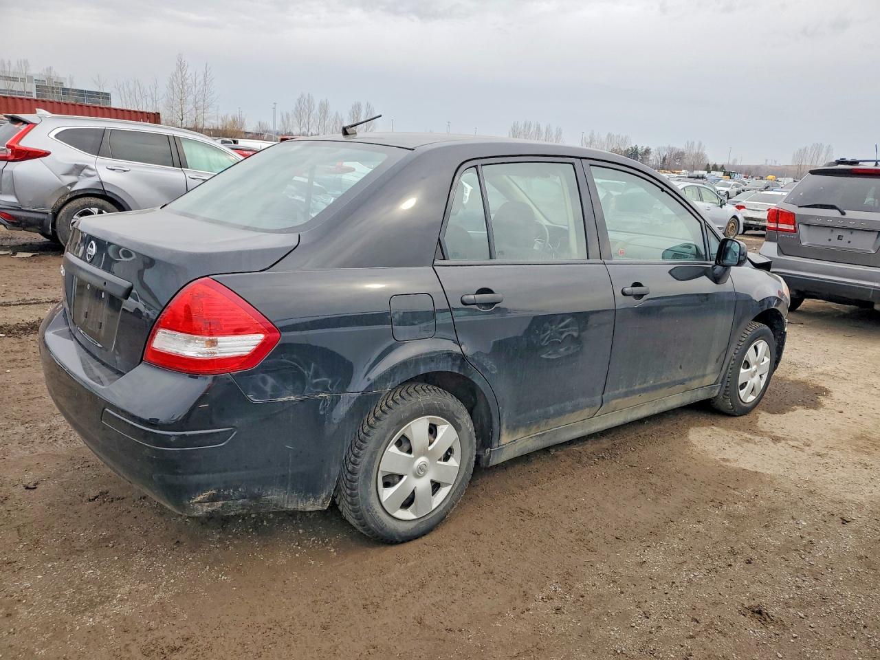 2011 Nissan Versa 1.6 Base - Фото 3