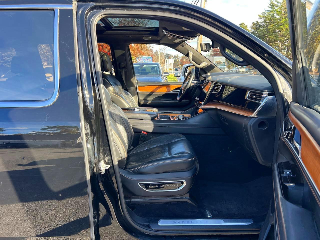 2022 Jeep Grand Wagoneer Series Iii - Image 5