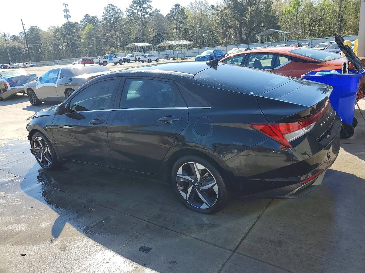 2023 Hyundai Elantra Limited - Фото 2