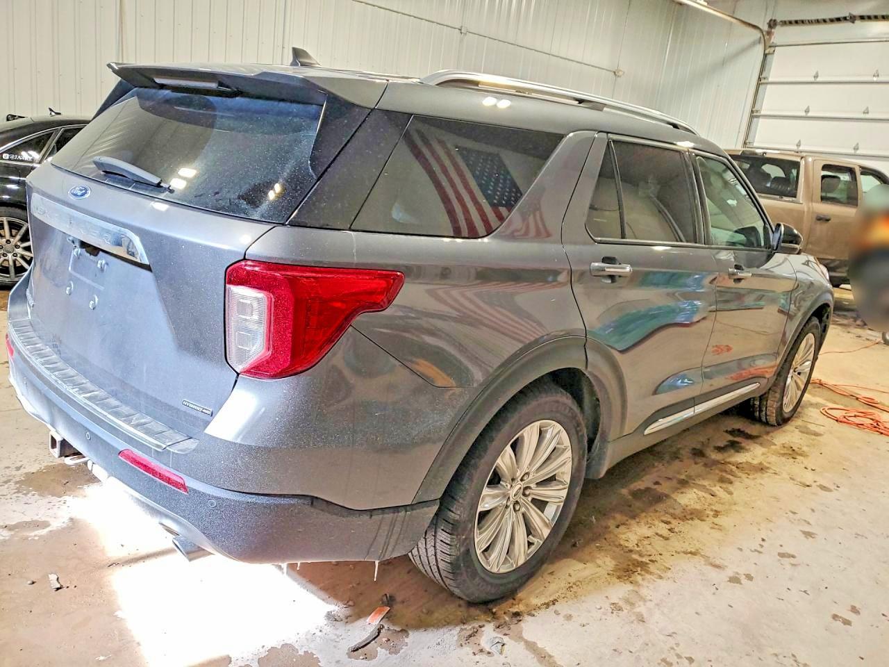 2021 Ford Explorer Limited - Image 3