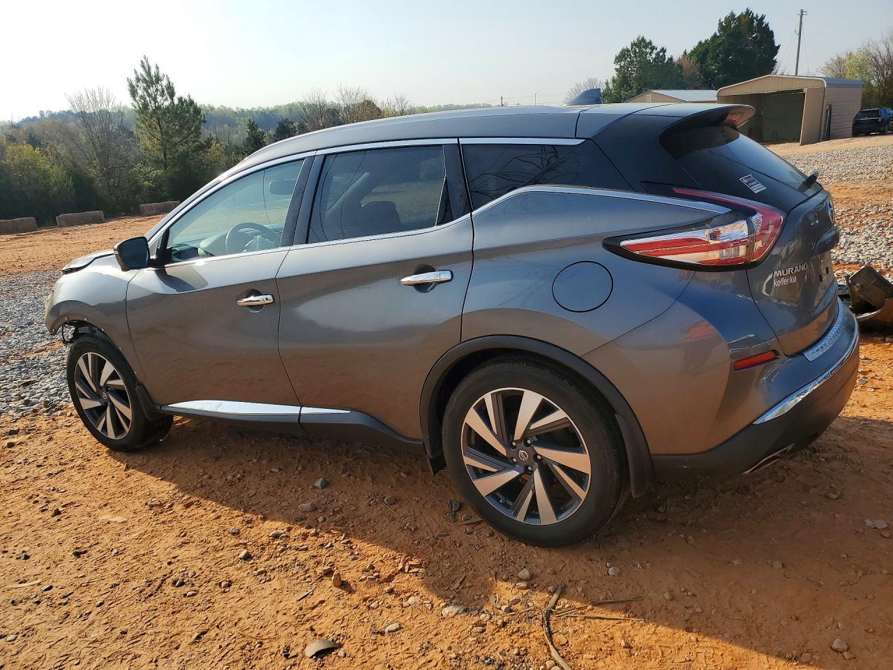 2018 Nissan Murano - Image 2