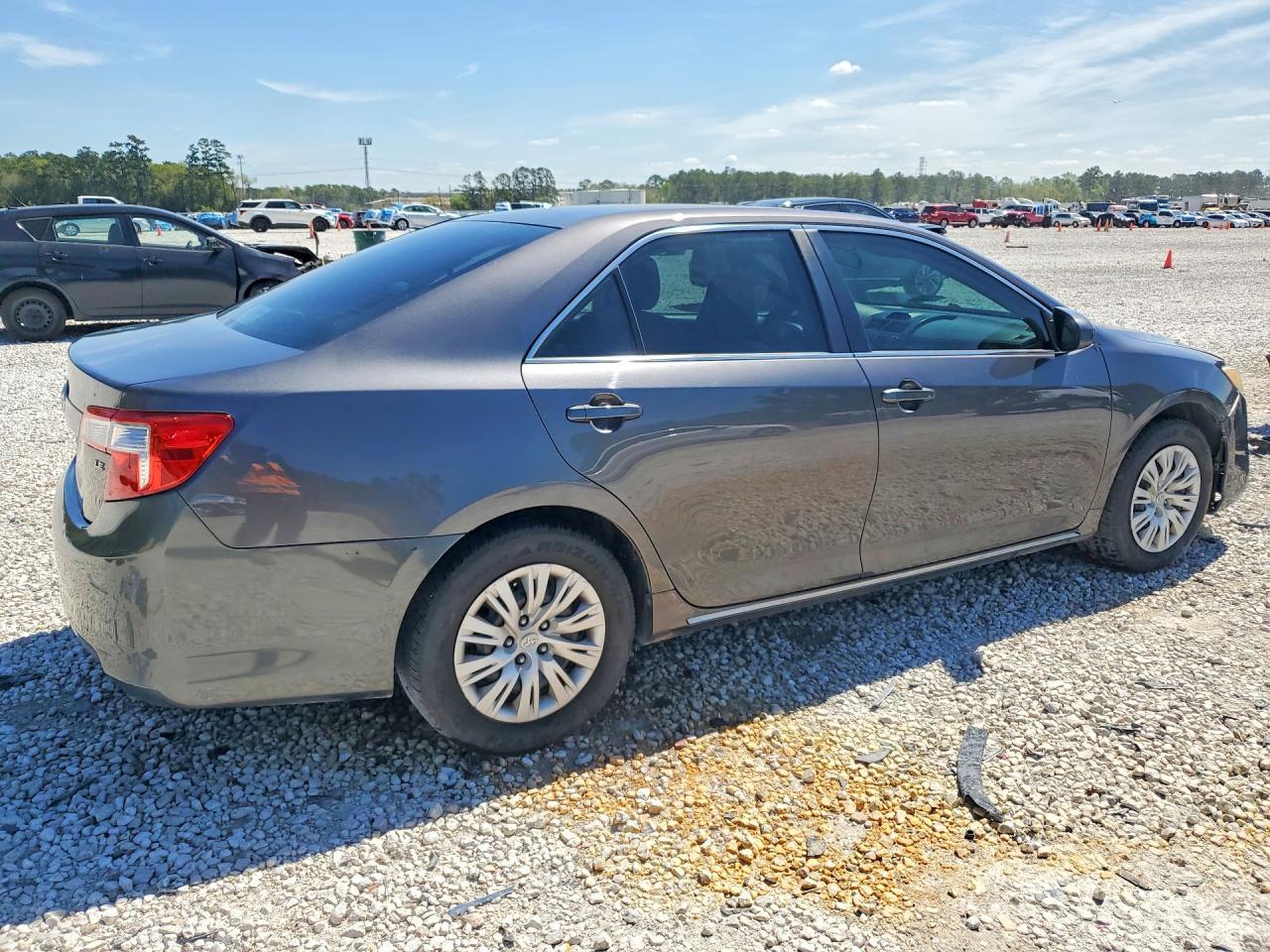 2012 Toyota Camry Le - Фото 3