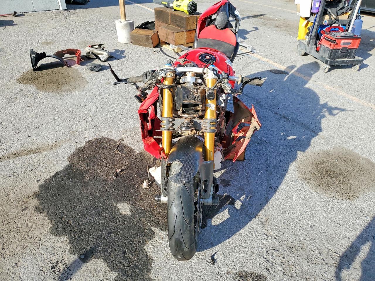 2024 Ducati Panigale V4S - Фото 2