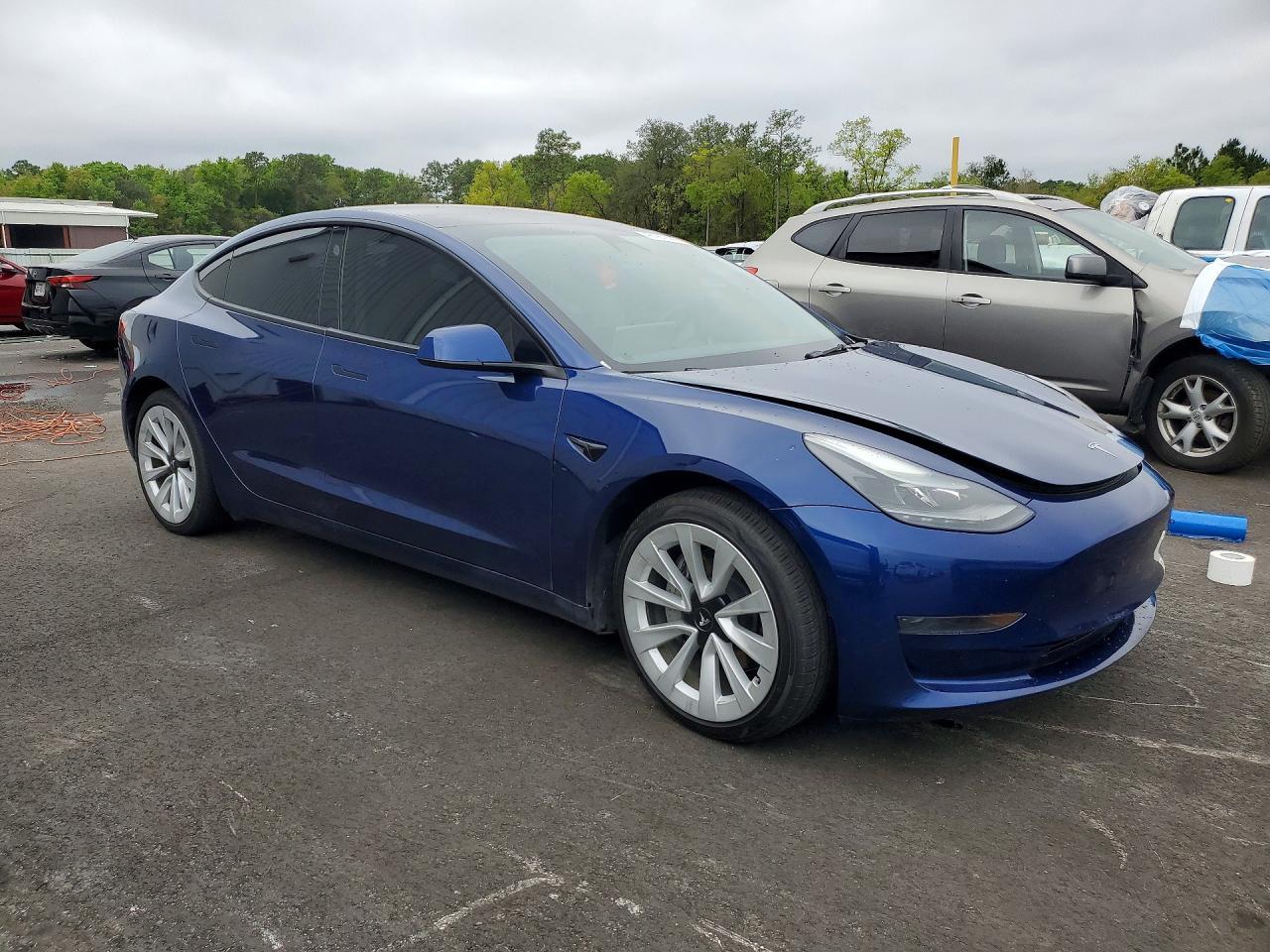2023 Tesla Model 3 - Фото 4