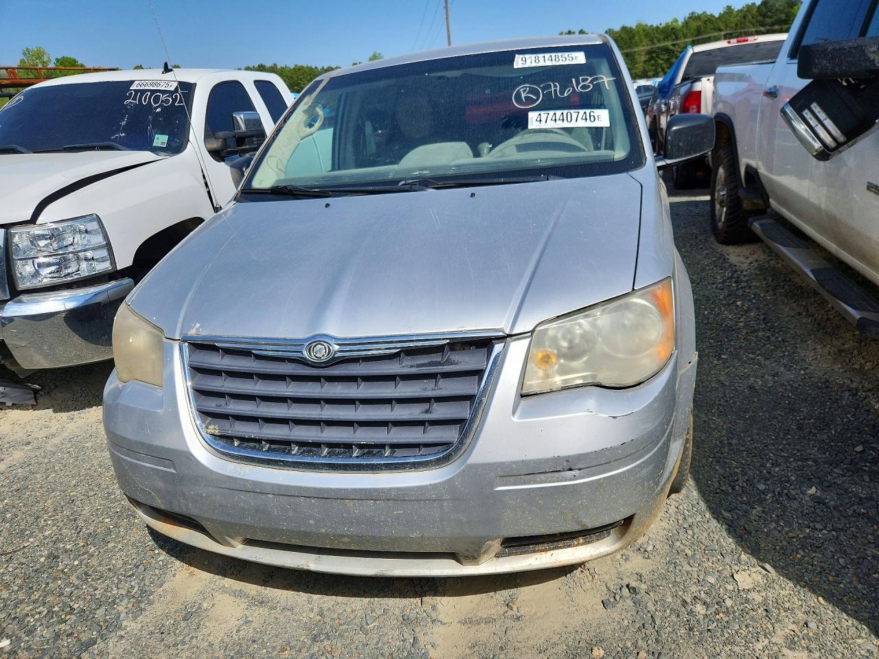 2008 Chrysler Town & Country Lx - Image 5