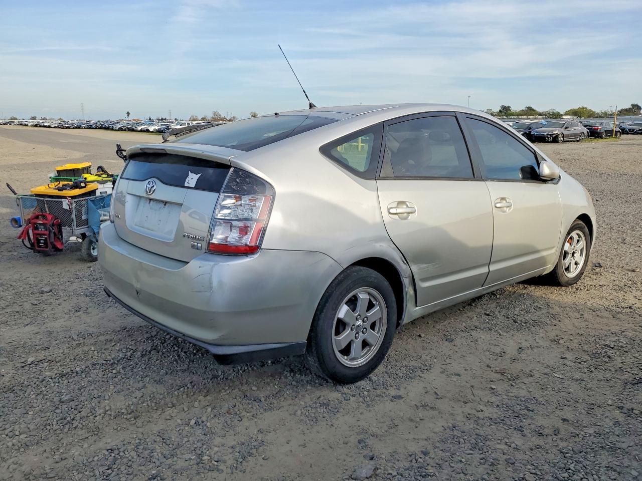 2004 Toyota Prius Base - Фото 3