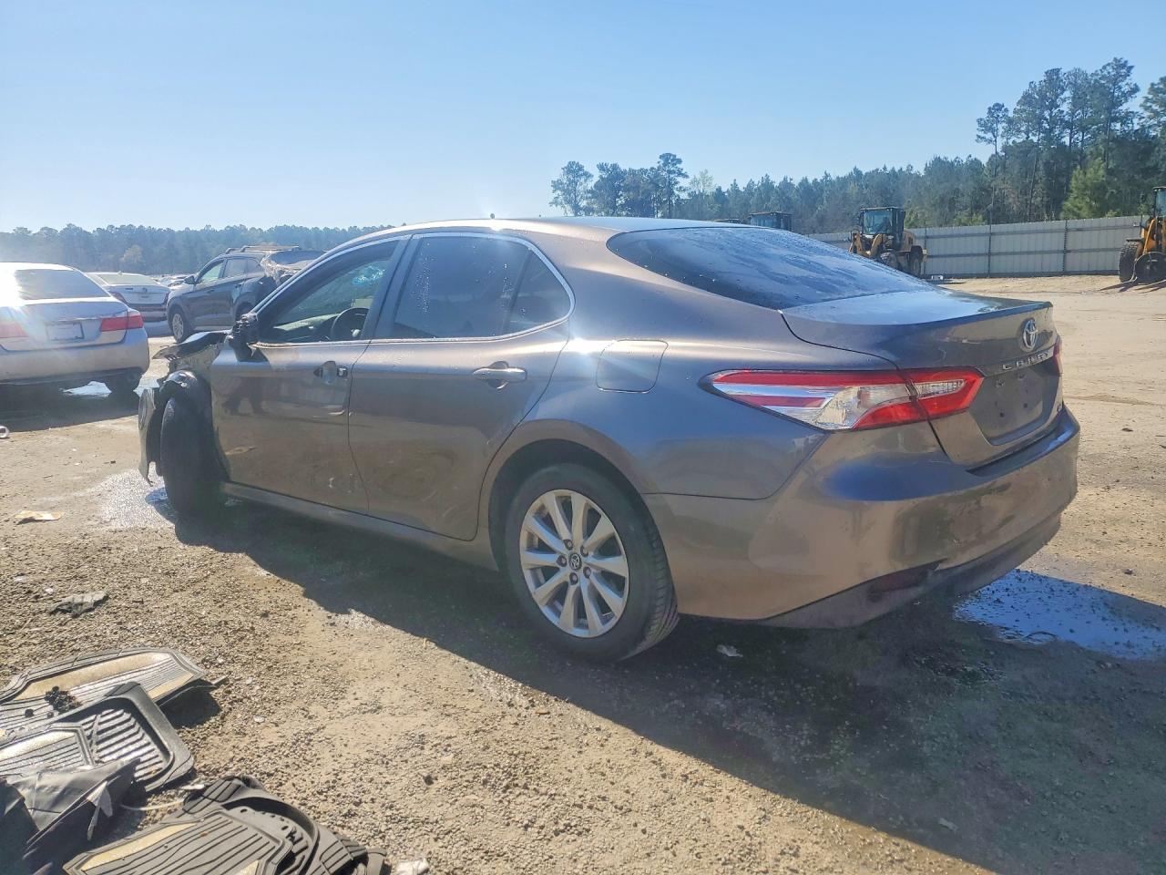 2018 Toyota Camry Le - Image 2