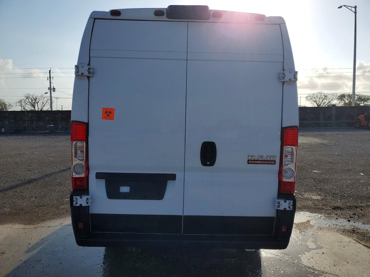 2019 Ram Promaster 3500 Delivery Van - Фото 6